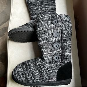 Muk Luks Bootie Slippers, Marled Grey and Black, Pull-on, Soft. Size 10, EUC
